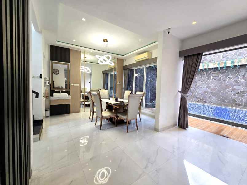 dijual rumah cluster regina metland cakung