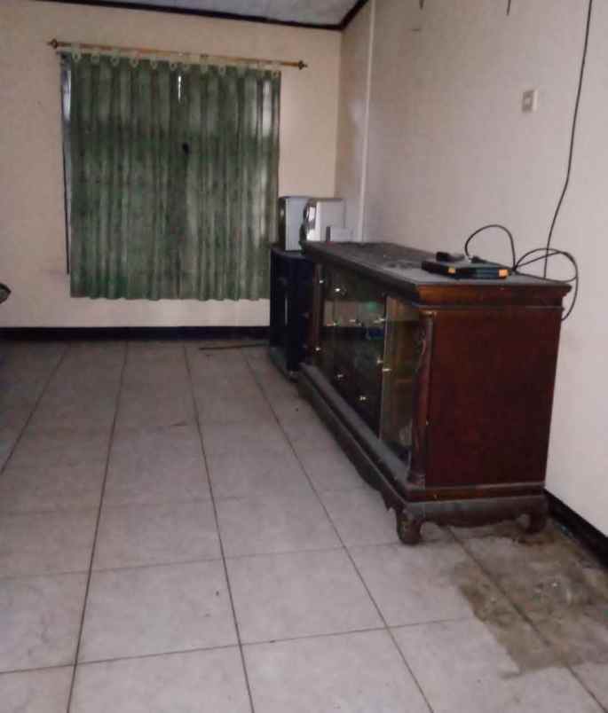 dijual rumah daerah cikaret luas 361 meter ada 2 rumah