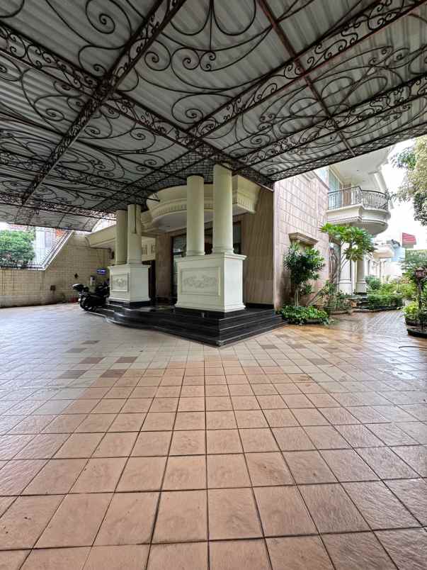 dijual rumah dalam komplek aman 24 jam di pulomas