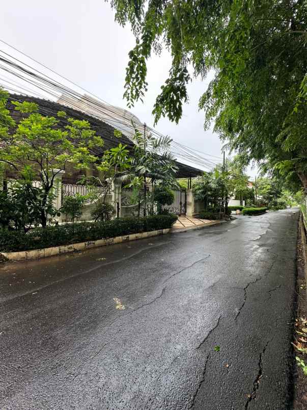 dijual rumah dalam komplek aman 24 jam di pulomas