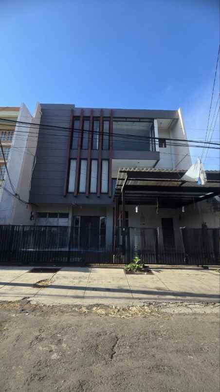 dijual rumah dharmahusada indah