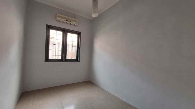 dijual rumah di area tebet