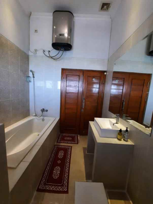 dijual rumah di jalan pakel sumber solo