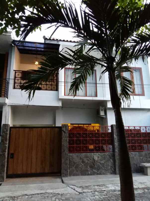 dijual rumah di jalan pakel sumber solo