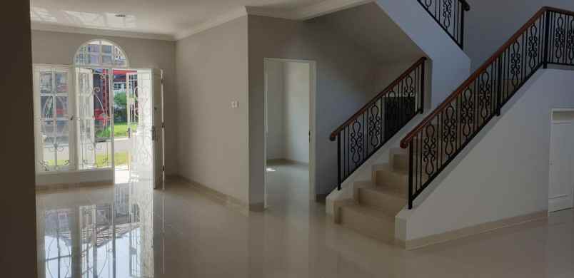 dijual rumah di legenda wisata cibubur