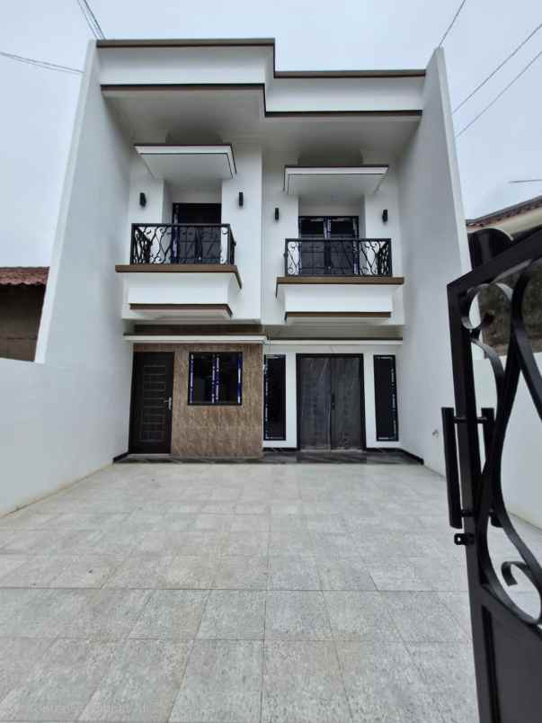 dijual rumah duren sawit jaktim