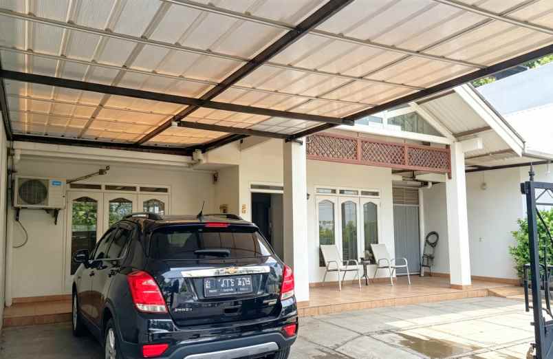 dijual rumah duren tiga