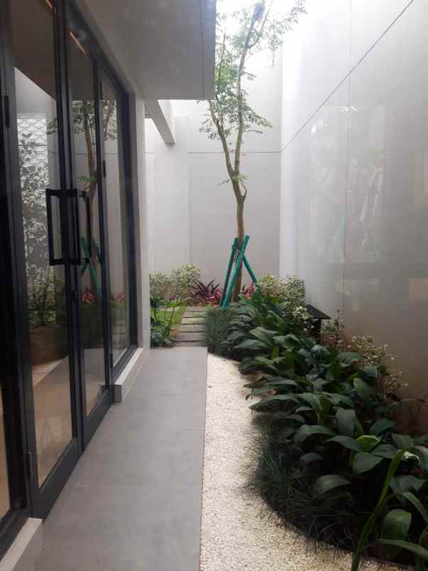 dijual rumah eonna bsd