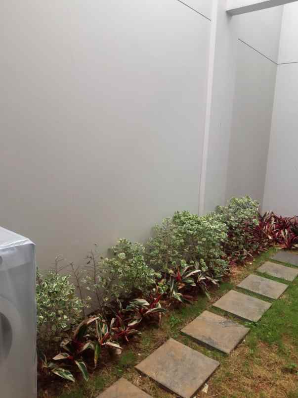 dijual rumah eonna bsd