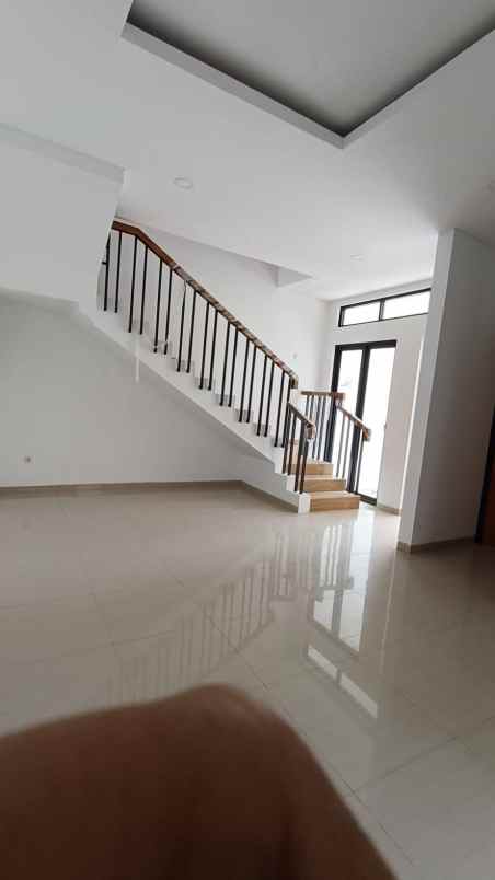dijual rumah gading pantai