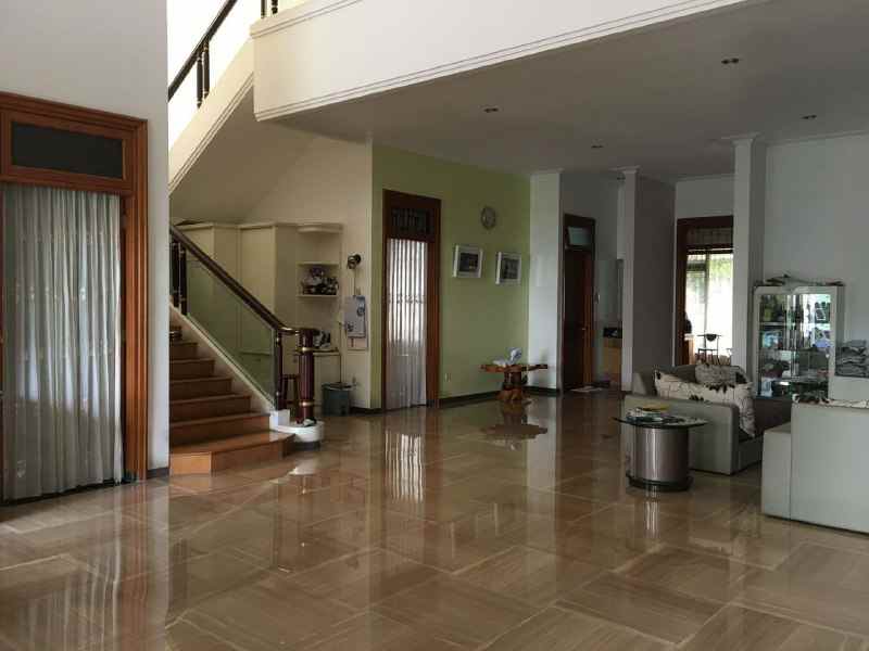 dijual rumah galaxy bumi permai surabaya