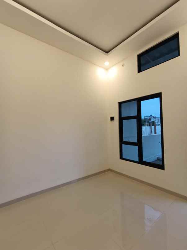 dijual rumah gedawang