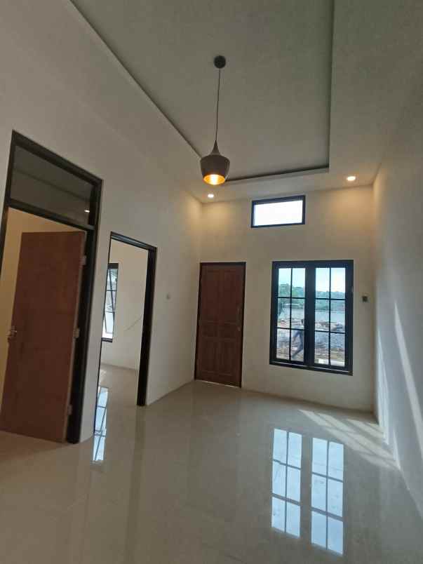 dijual rumah gedawang