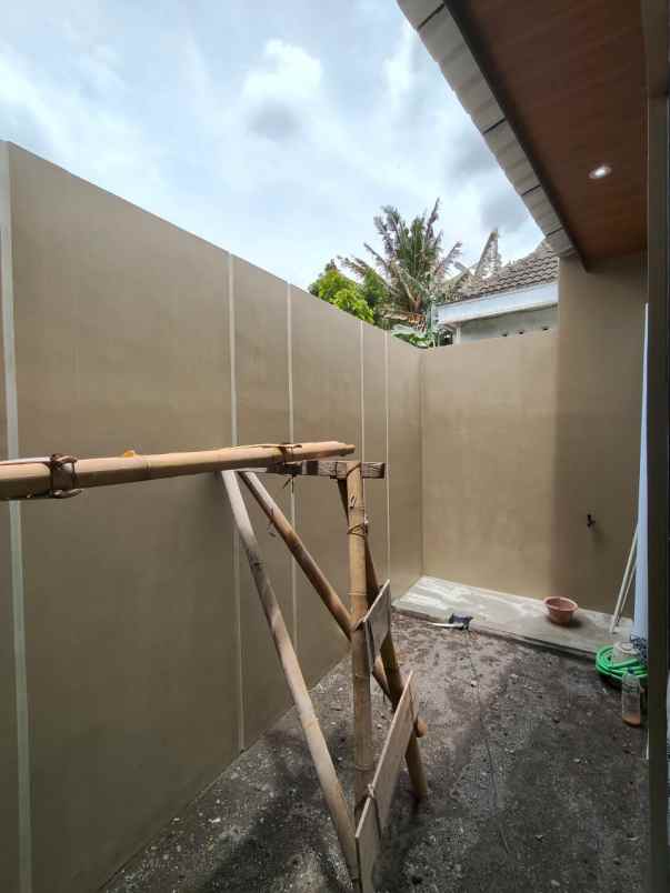 dijual rumah gentan kaliurang km 10