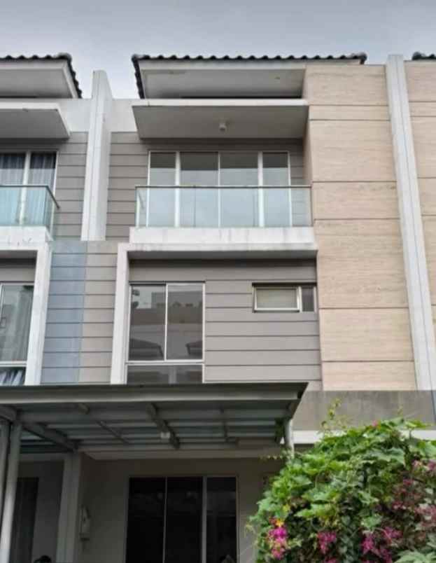 dijual rumah golf island pik