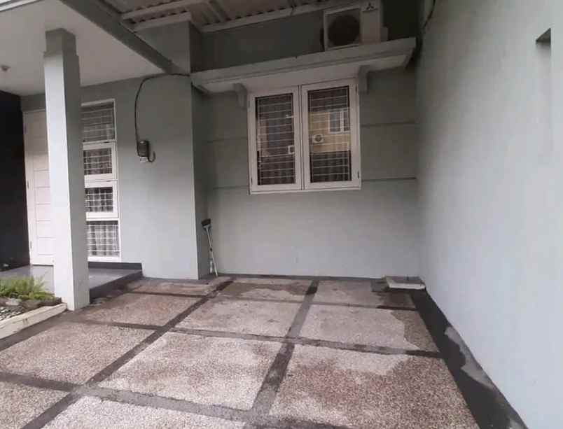 dijual rumah graha gayungsari jl