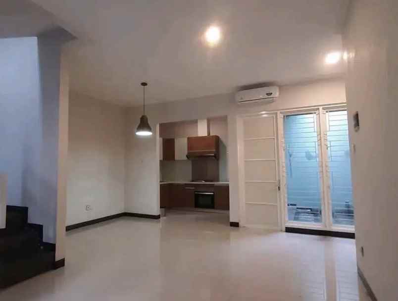 dijual rumah graha gayungsari jl