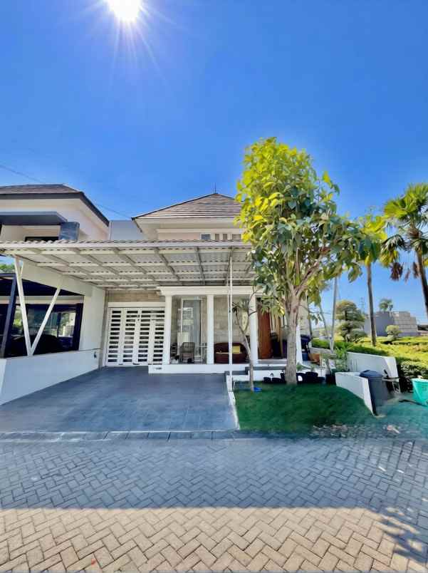 dijual rumah greenlake citraland