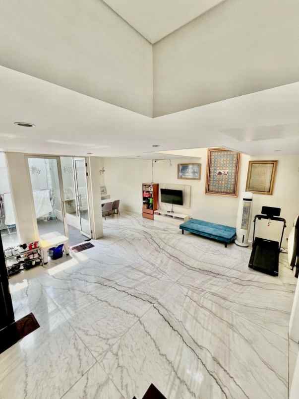 dijual rumah greenlake citraland