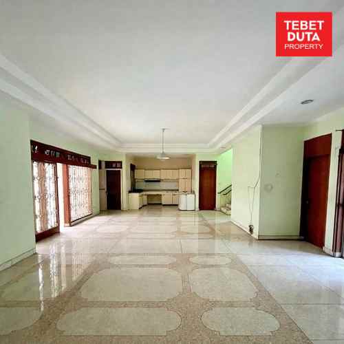 dijual rumah gudang peluru