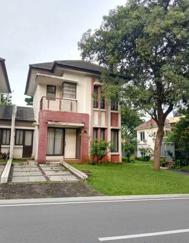 dijual rumah hook 2 lantai di legenda wisata cibubur