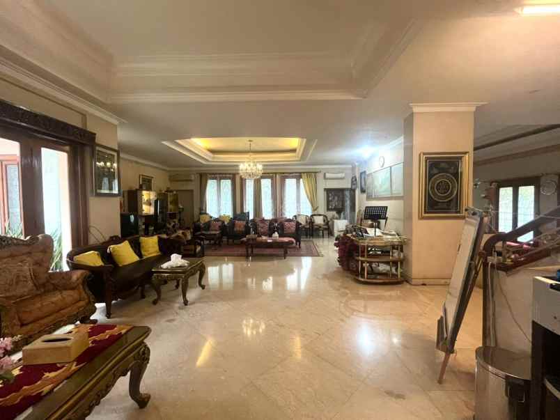 dijual rumah hook mewah bintaro kolam renang