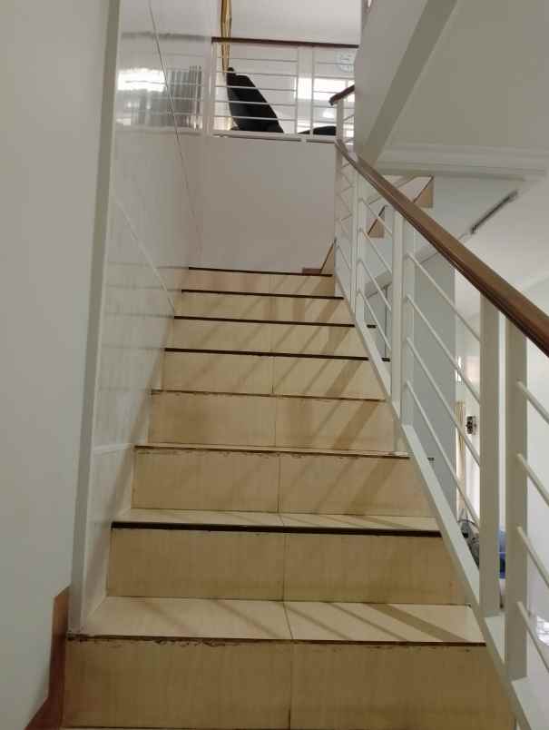 dijual rumah jaka setia bekasi selatan