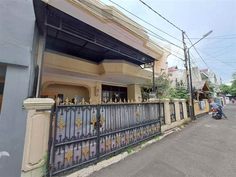dijual rumah jakarta selatan tebet barat