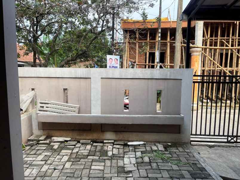 dijual rumah jalan atim emat