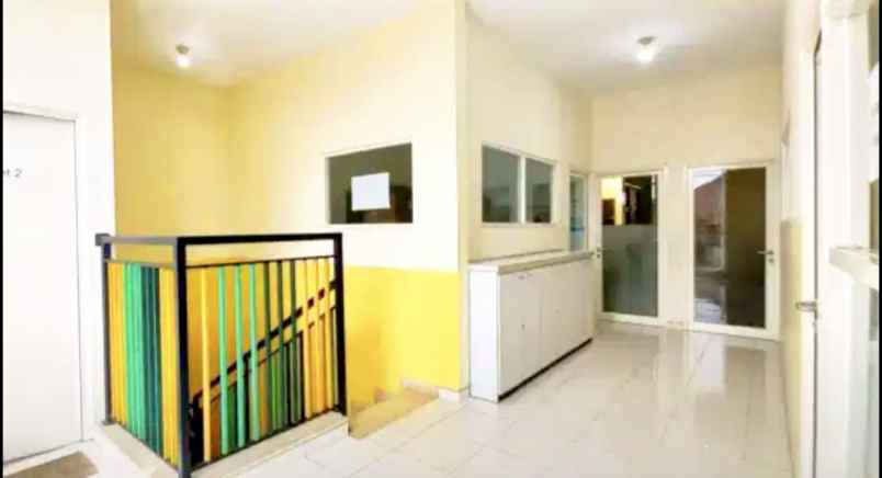 dijual rumah jalan babatan pratama