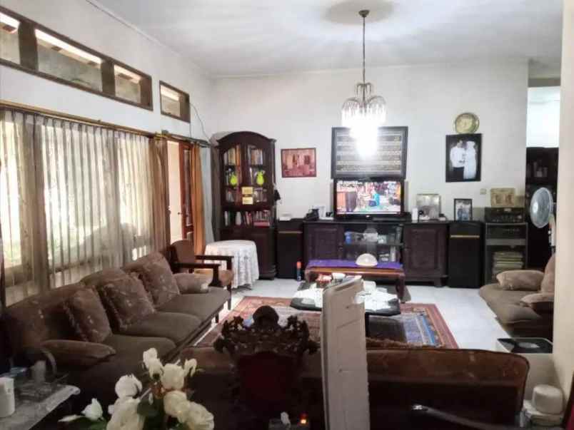 dijual rumah jalan batu indah