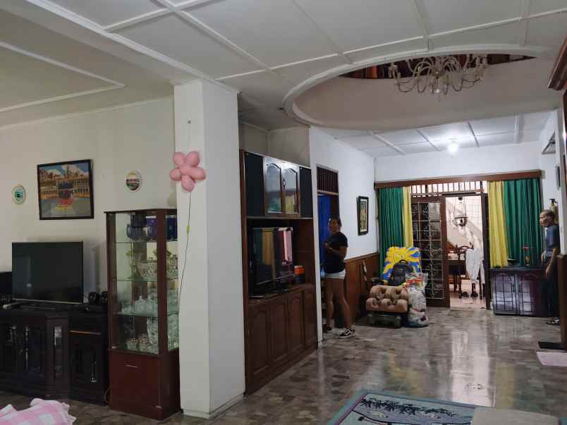 dijual rumah jalan cipta pondok gede