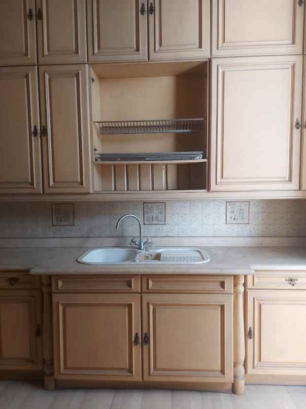 dijual rumah jalan hang lekir