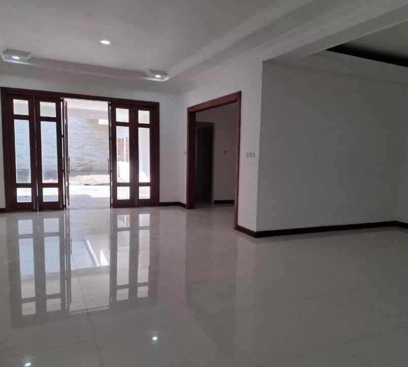 dijual rumah jalan kertajaya indah