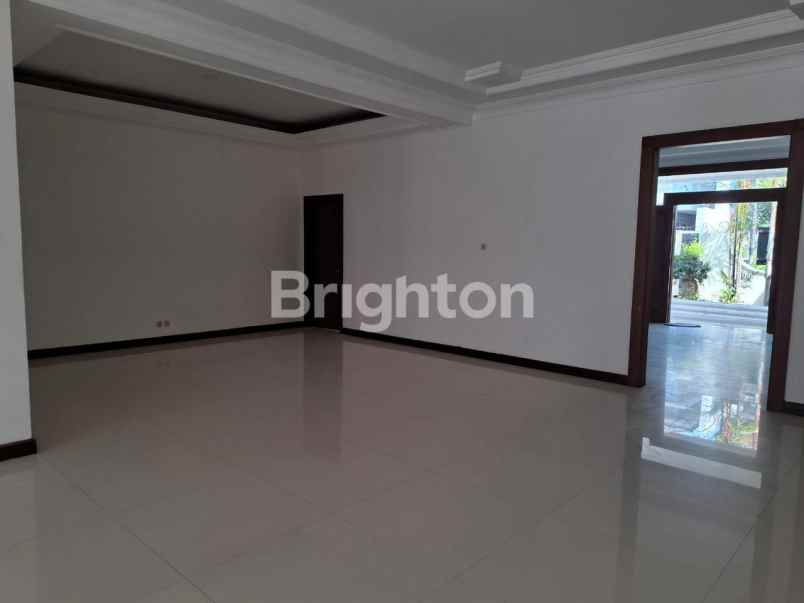 dijual rumah jalan kertajaya indah