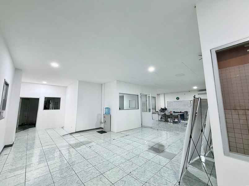 dijual rumah jalan mampang prapatan