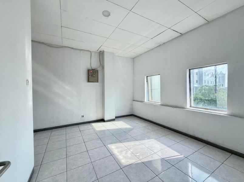 dijual rumah jalan mampang prapatan