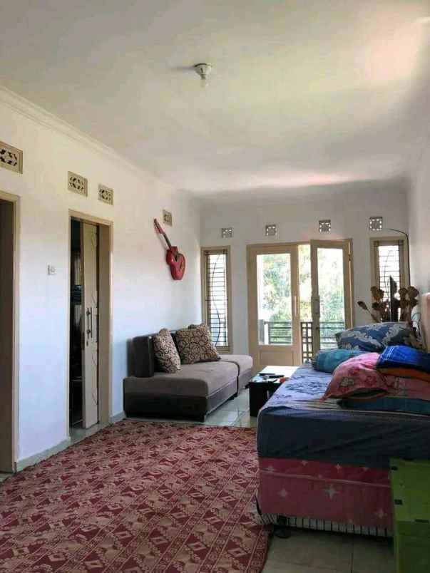 dijual rumah jalan margakencana utara