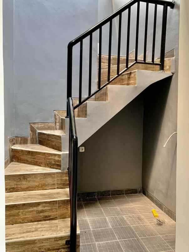 dijual rumah jalan margonda kemirimuka