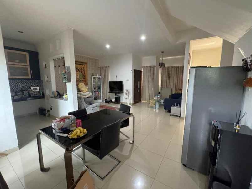 dijual rumah jalan moh kahfi ii