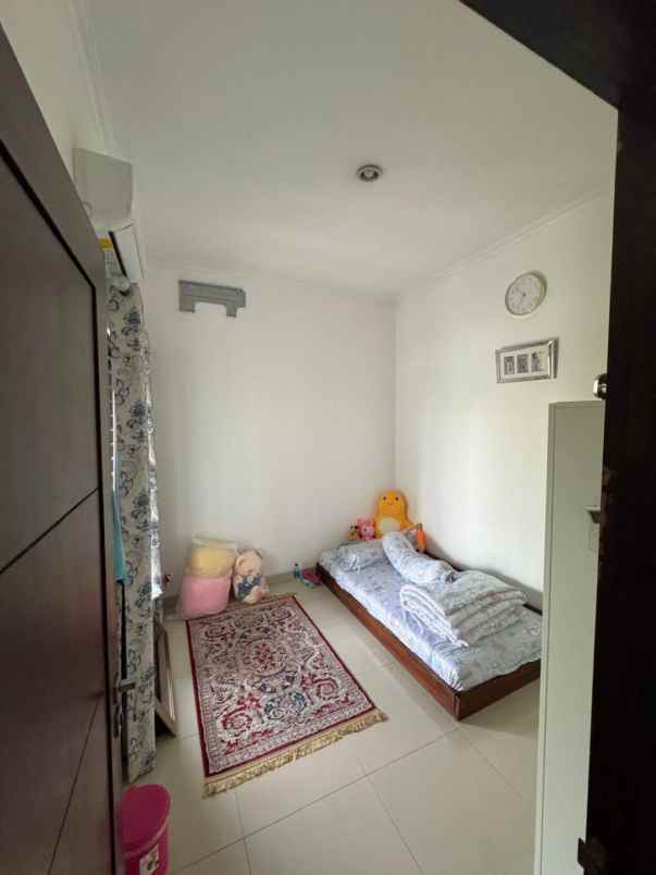 dijual rumah jalan moh kahfi ii