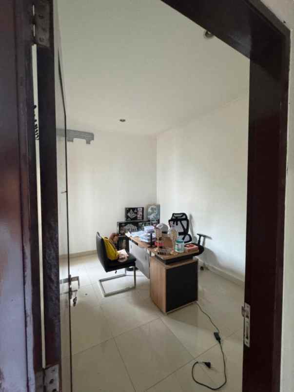 dijual rumah jalan moh kahfi ii