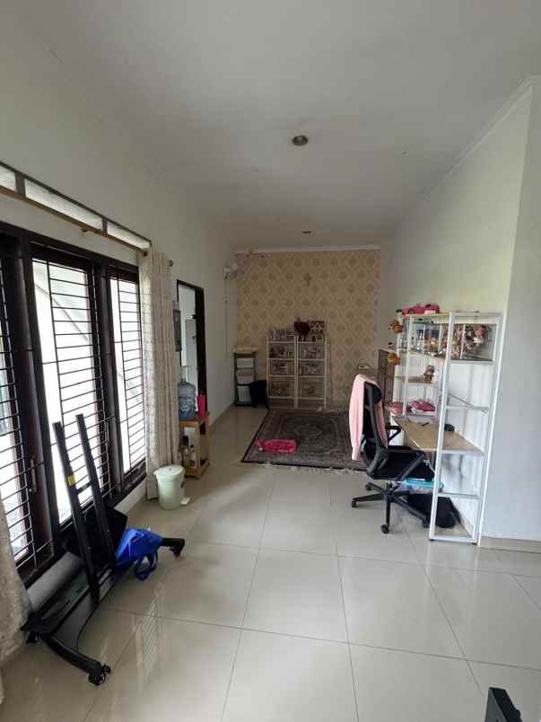 dijual rumah jalan moh kahfi ii