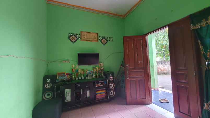 dijual rumah jalan panca warga cipinang