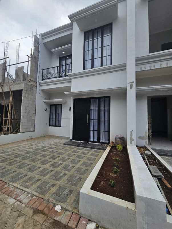 dijual rumah jalan paraji kalibaru