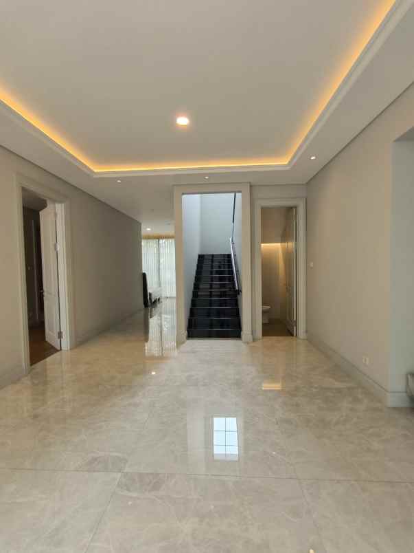 dijual rumah jalan puri widya kencana