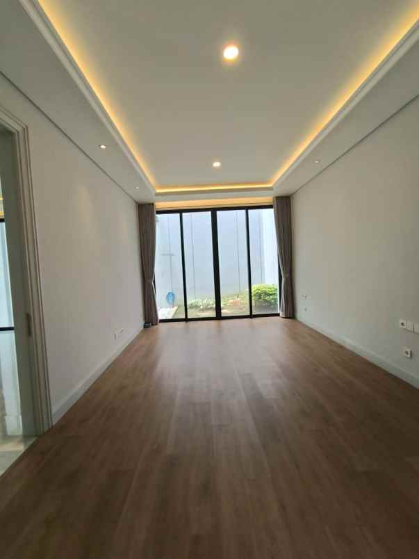 dijual rumah jalan puri widya kencana