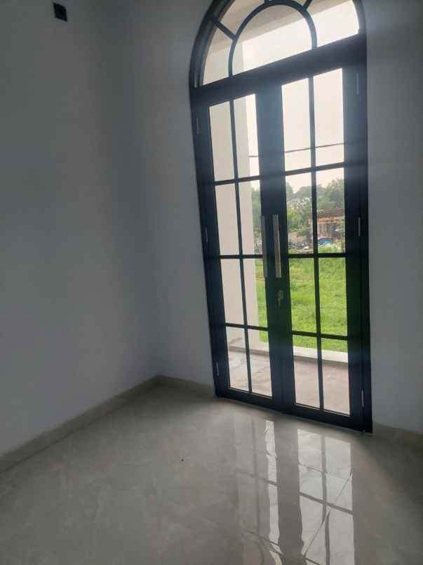 dijual rumah jalan putri tunggal