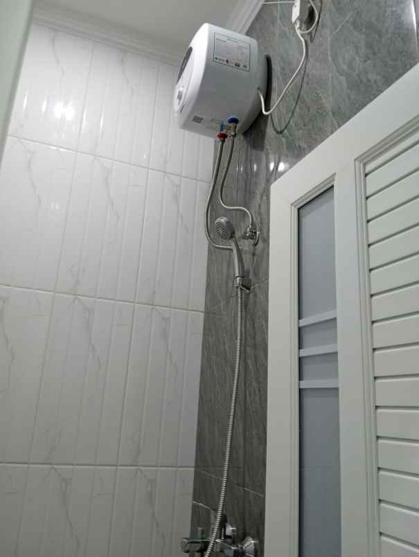 dijual rumah jalan raya ceger pondok aren