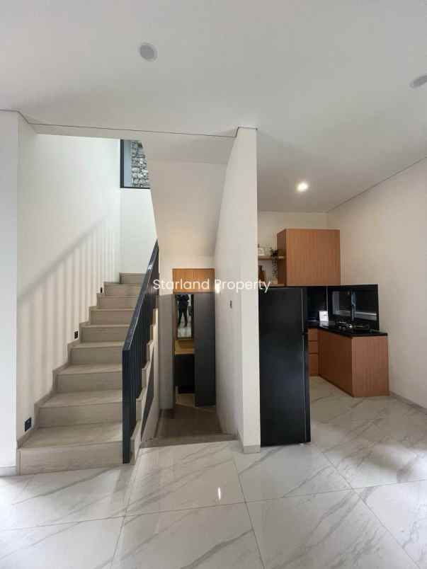 dijual rumah jalan raya cempaka putih